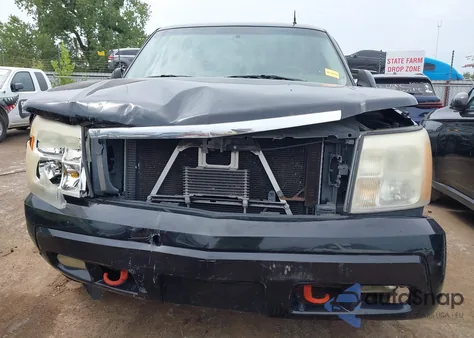 2002 Cadillac Escalade Ext Standard z USA, uszkodzony, nr VIN 3GYEK63N82G268264